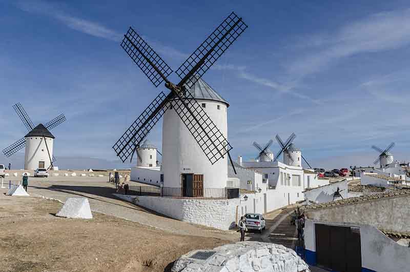 Ciudad Real - Campo de Criptana 03 - molinos de viento.jpg